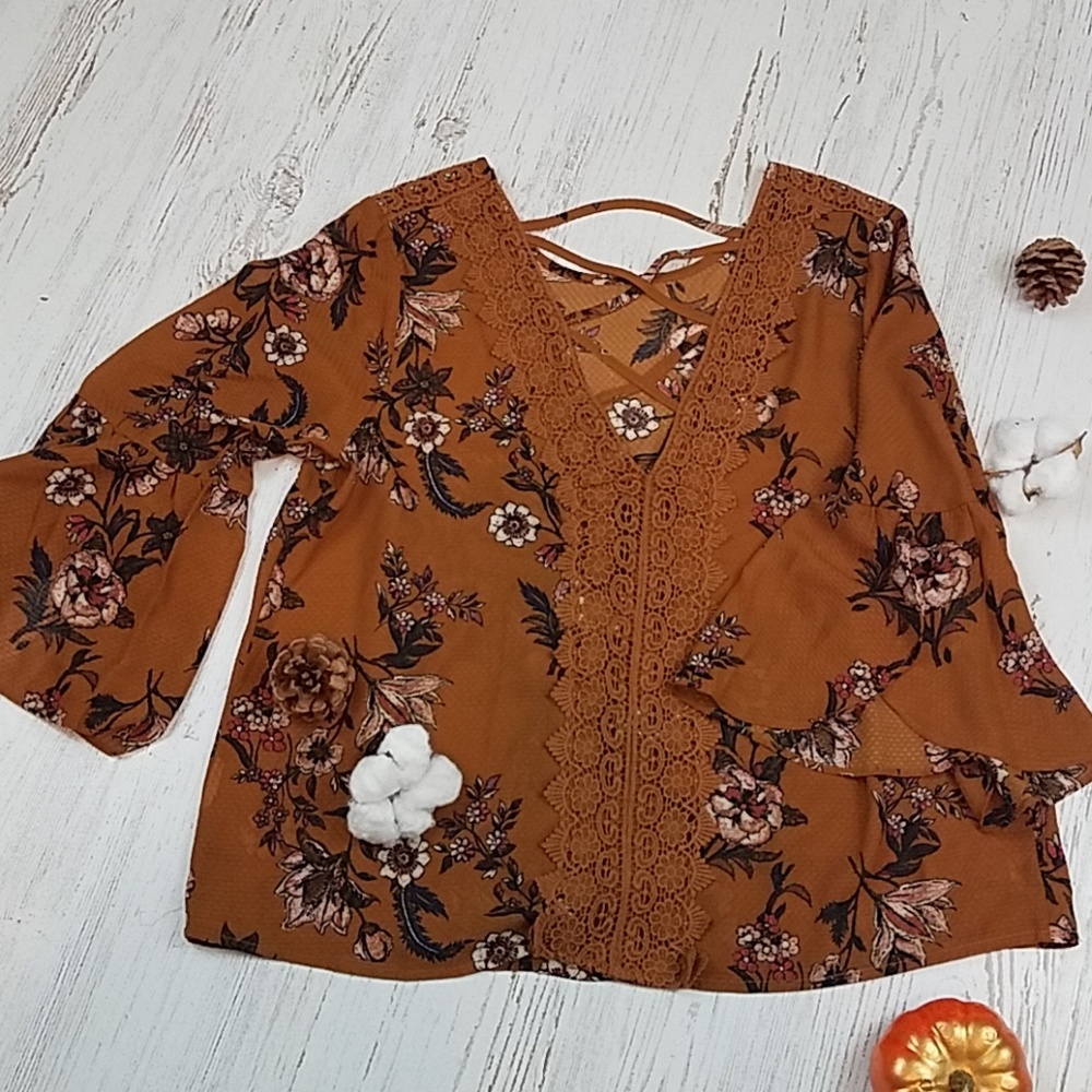Jolt Bell Sleeve Top
